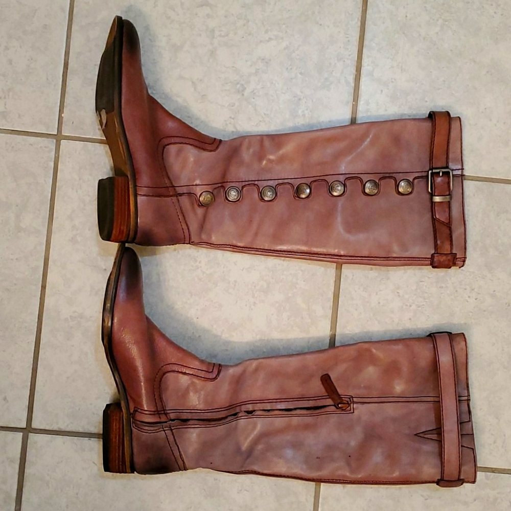 New Arturo Chaing boots